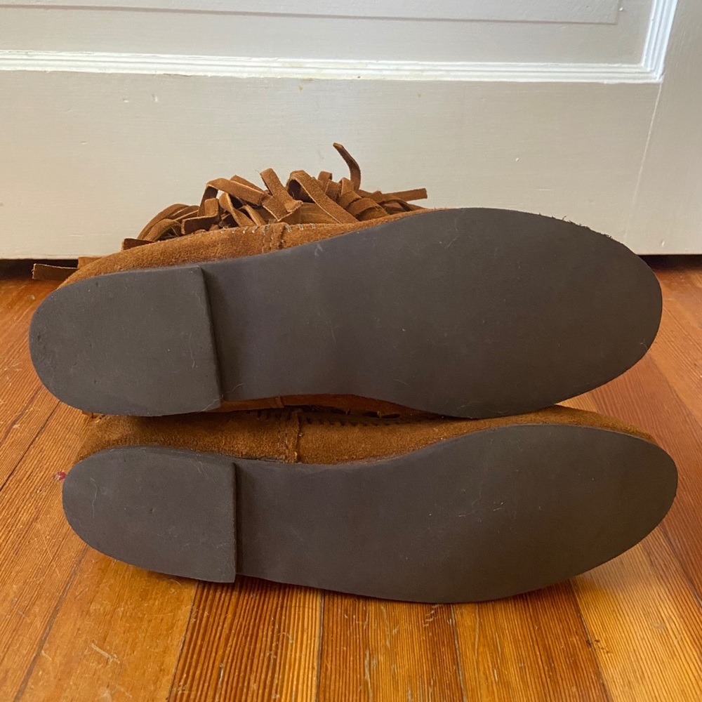 Minnetonka 3 Layer Fringe Suede Boots Size 8 - image 6
